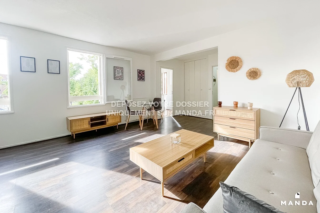 Appartement Square Elie Reclus à Évry