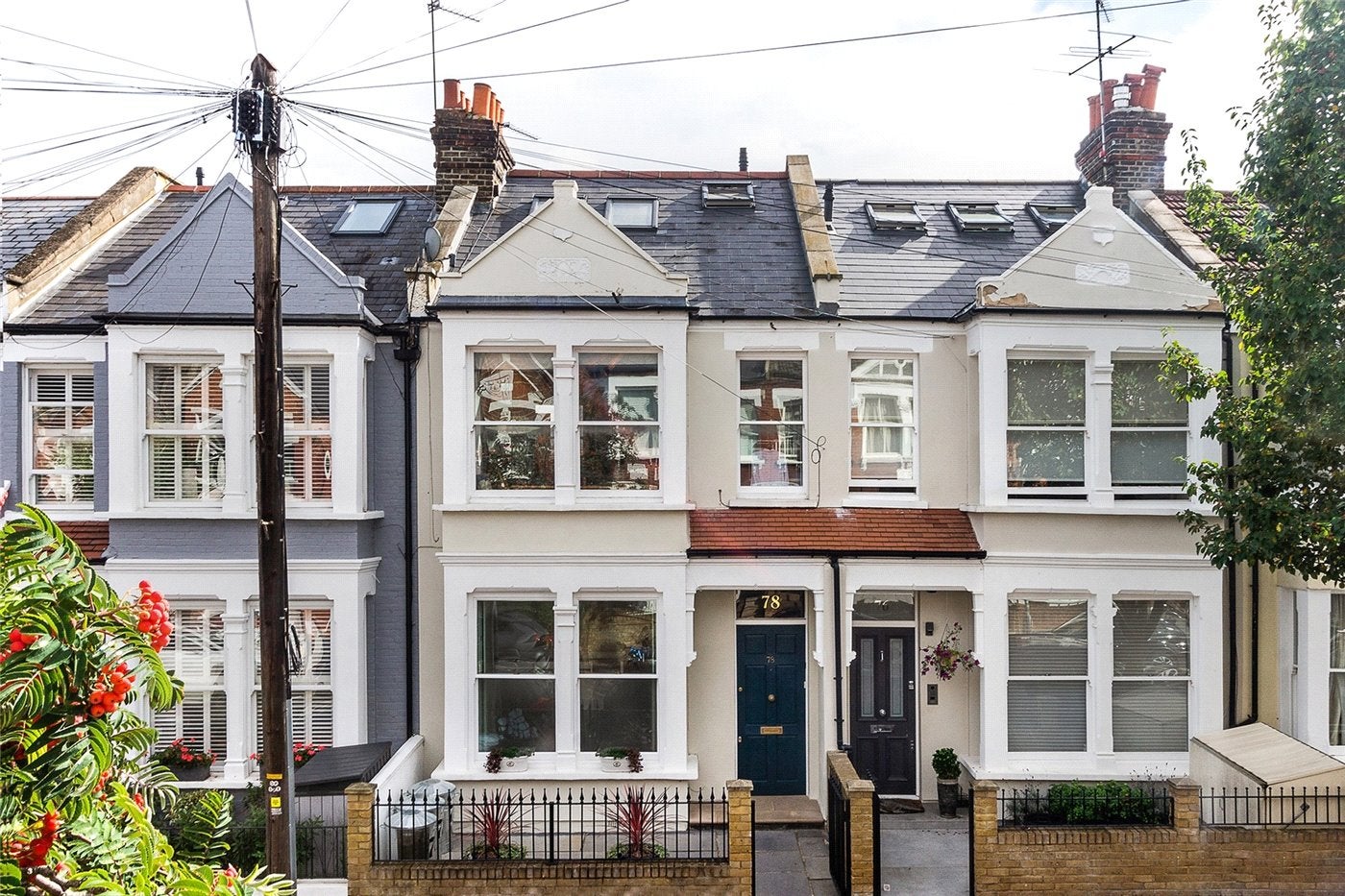 Flat Mexfield Road in Greater London