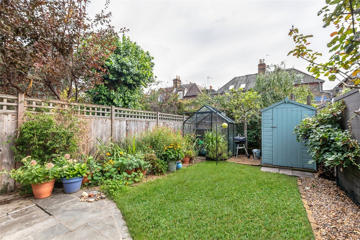 Flat Mexfield Road in Greater London