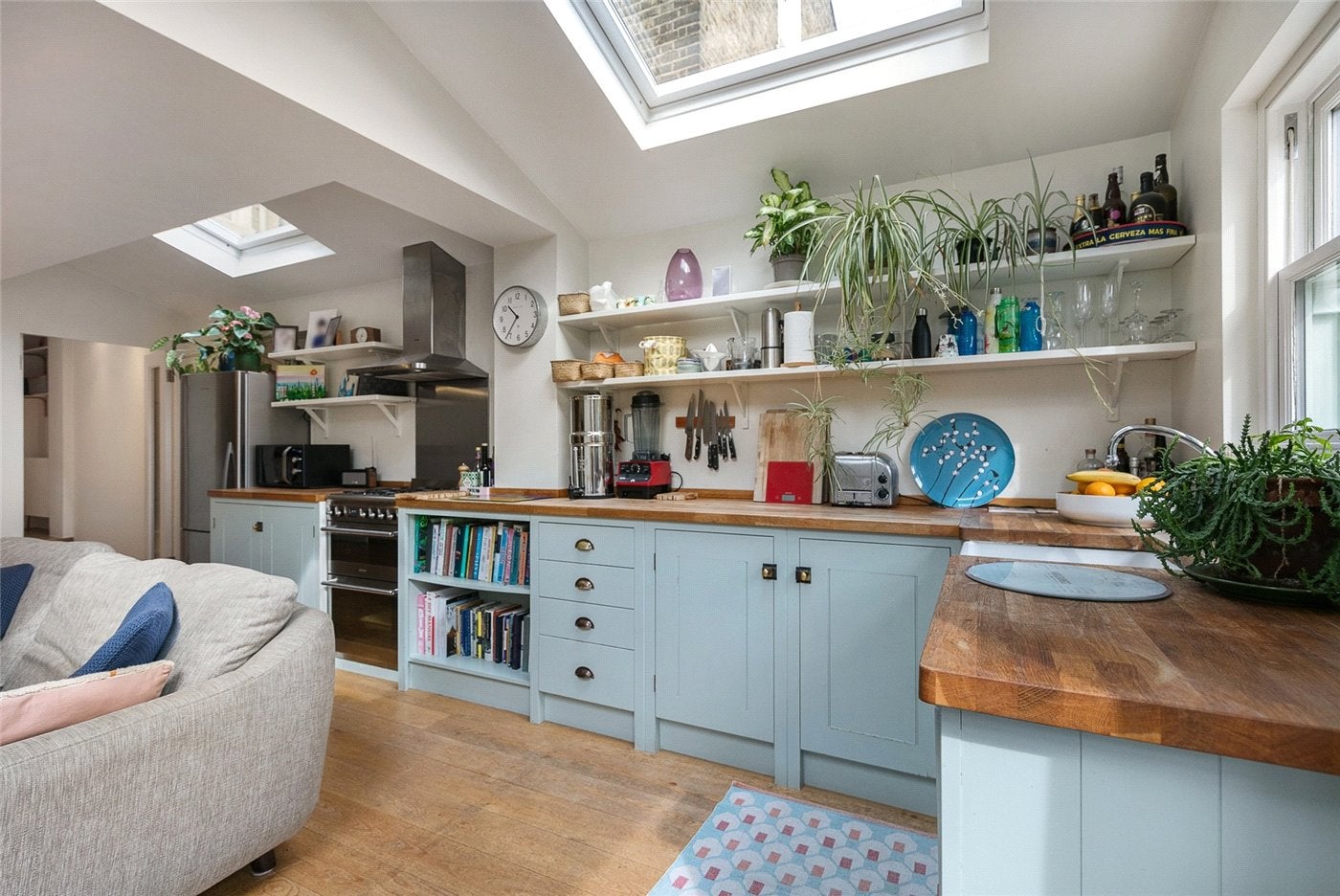 Flat Mexfield Road in Greater London