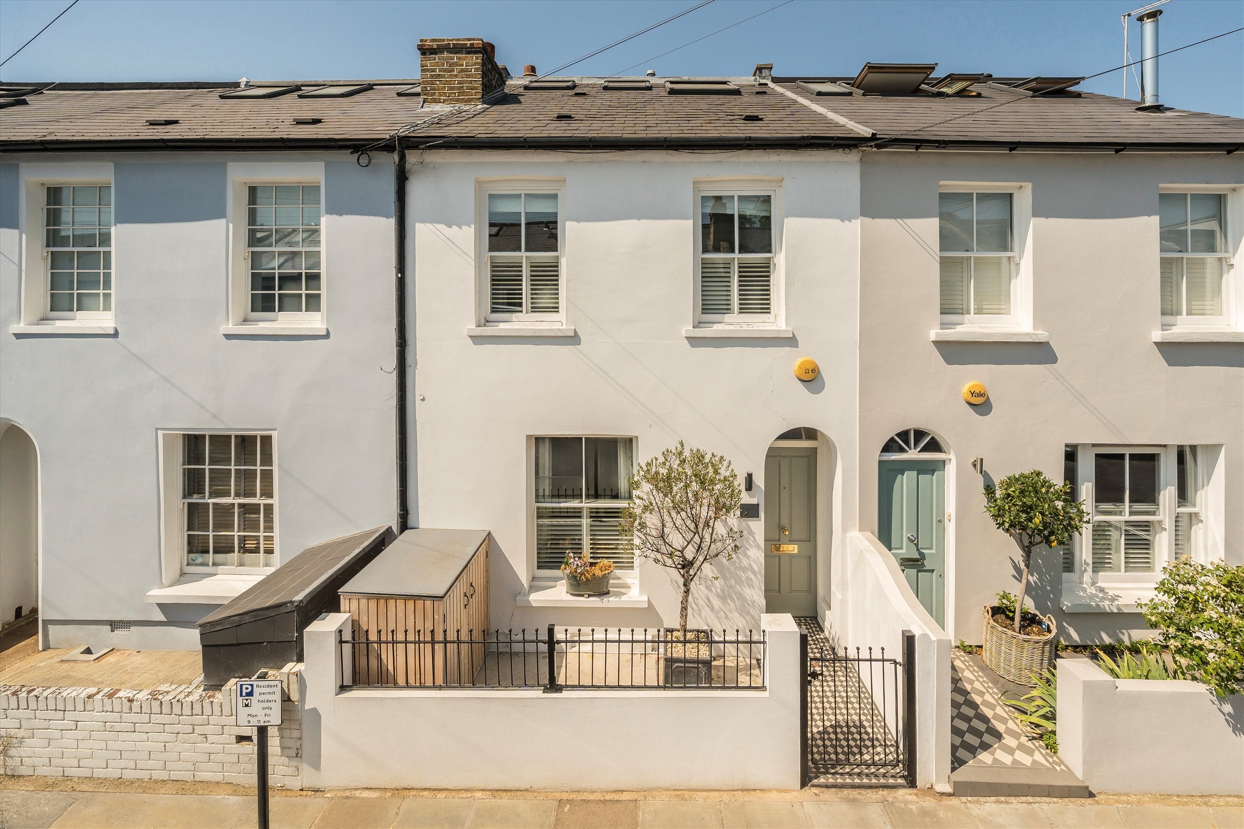 House Westfields Avenue in Greater London