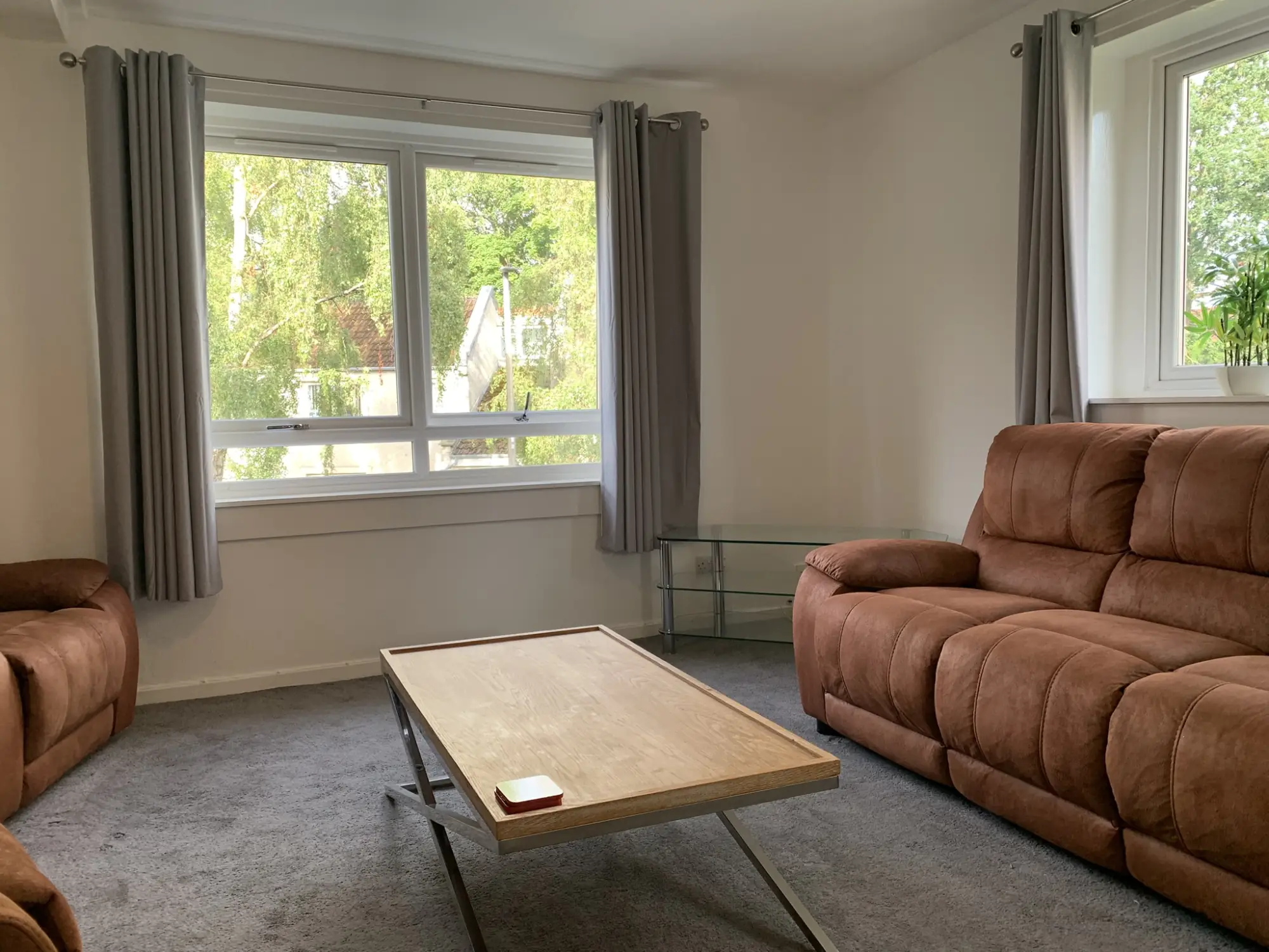 Flat Dunsmuir Court in City of Edinburgh