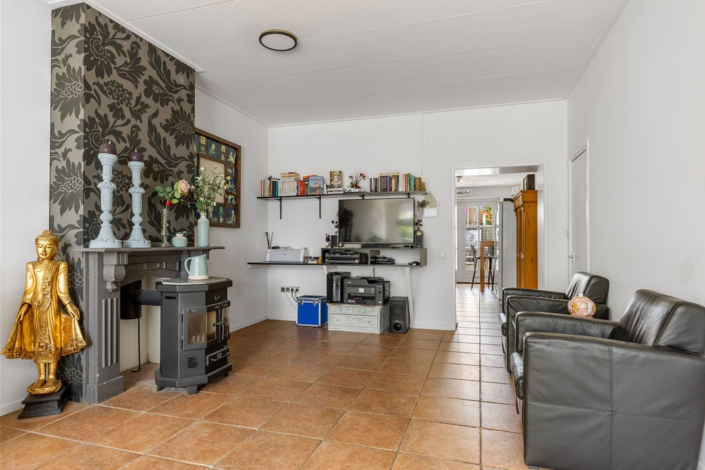 Tussenwoning te koop: Geeuwkade 48, Sneek