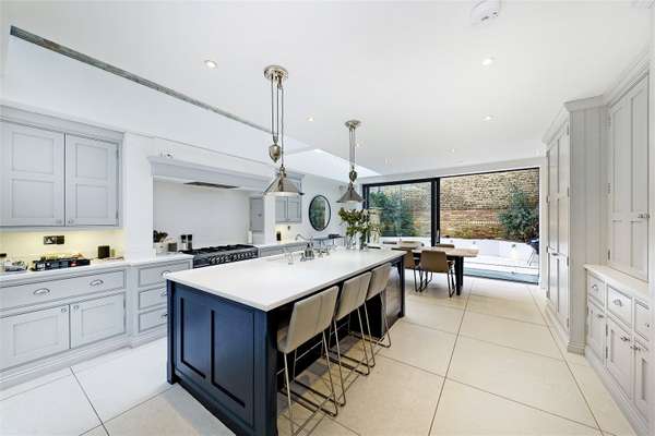 House Musgrave Crescent in Greater London