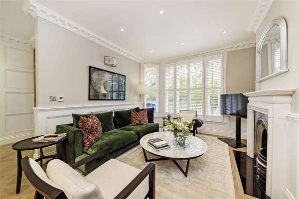 House Musgrave Crescent in Greater London