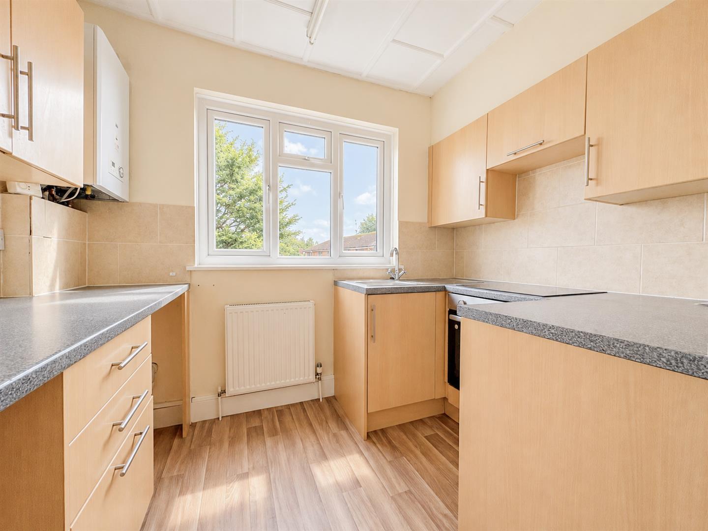 Flat Sedlescombe Road North in St Leonards