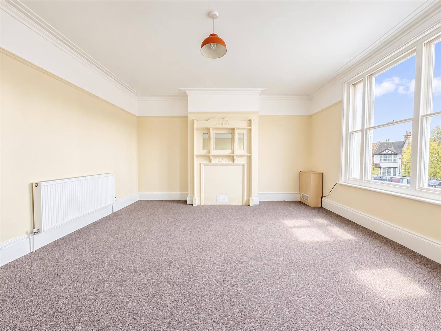 Flat Sedlescombe Road North in St Leonards