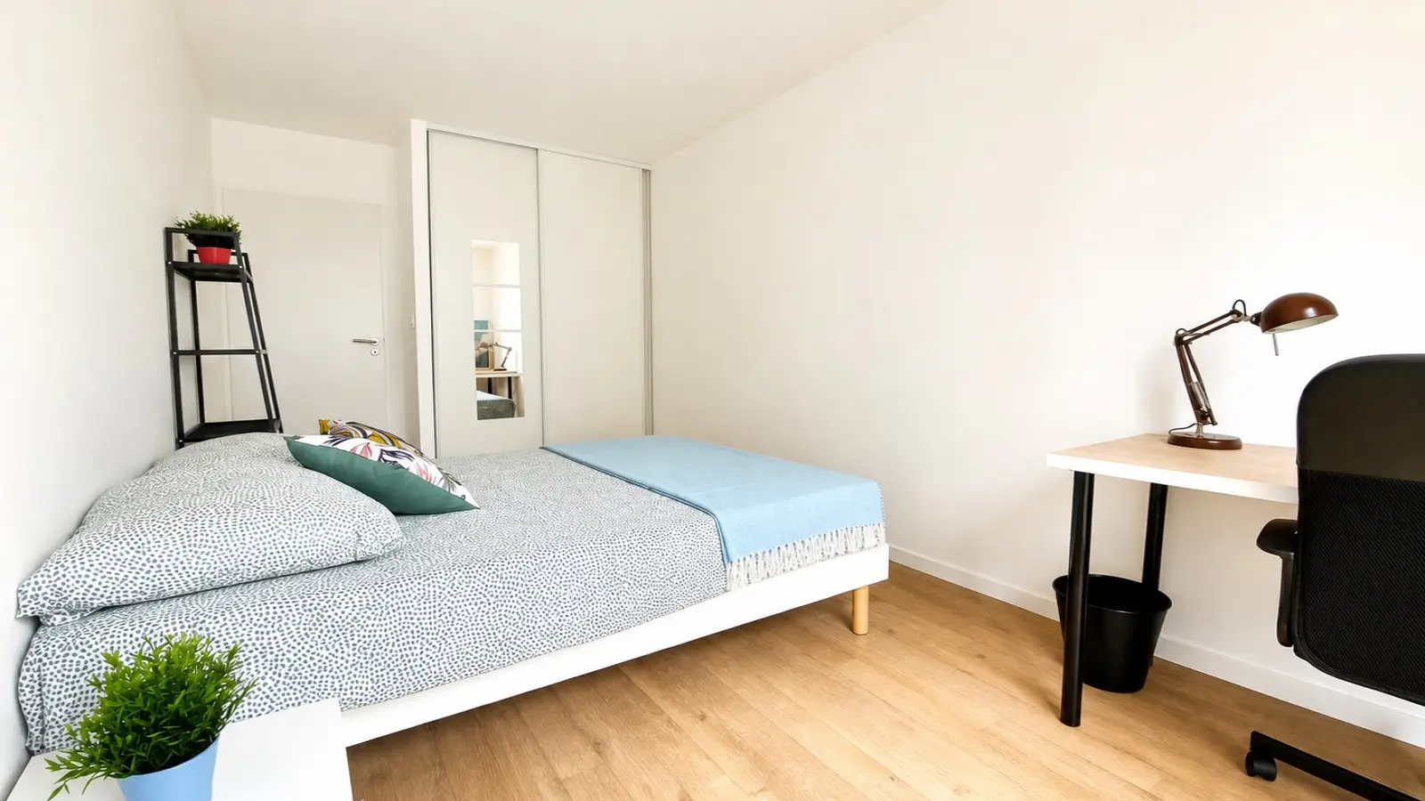 Room Rue Madame de Sanzillon in Clichy