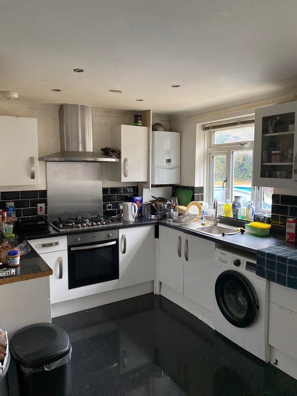 Room Sanford Street in Greater London