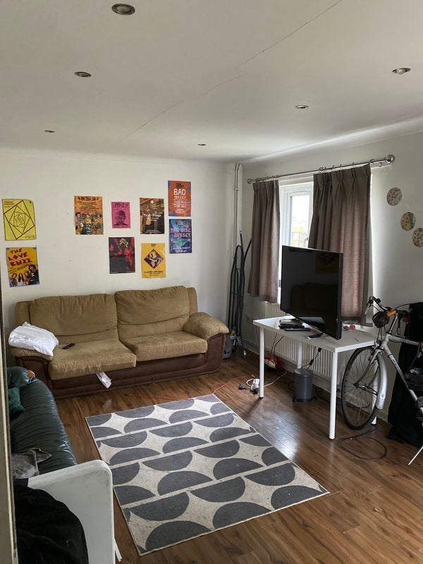 Room Sanford Street in Greater London