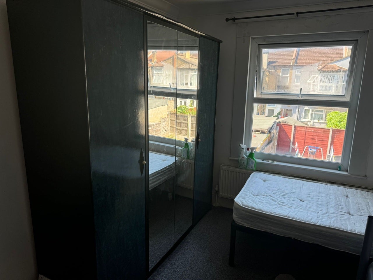Room Third Avenue in Greater London