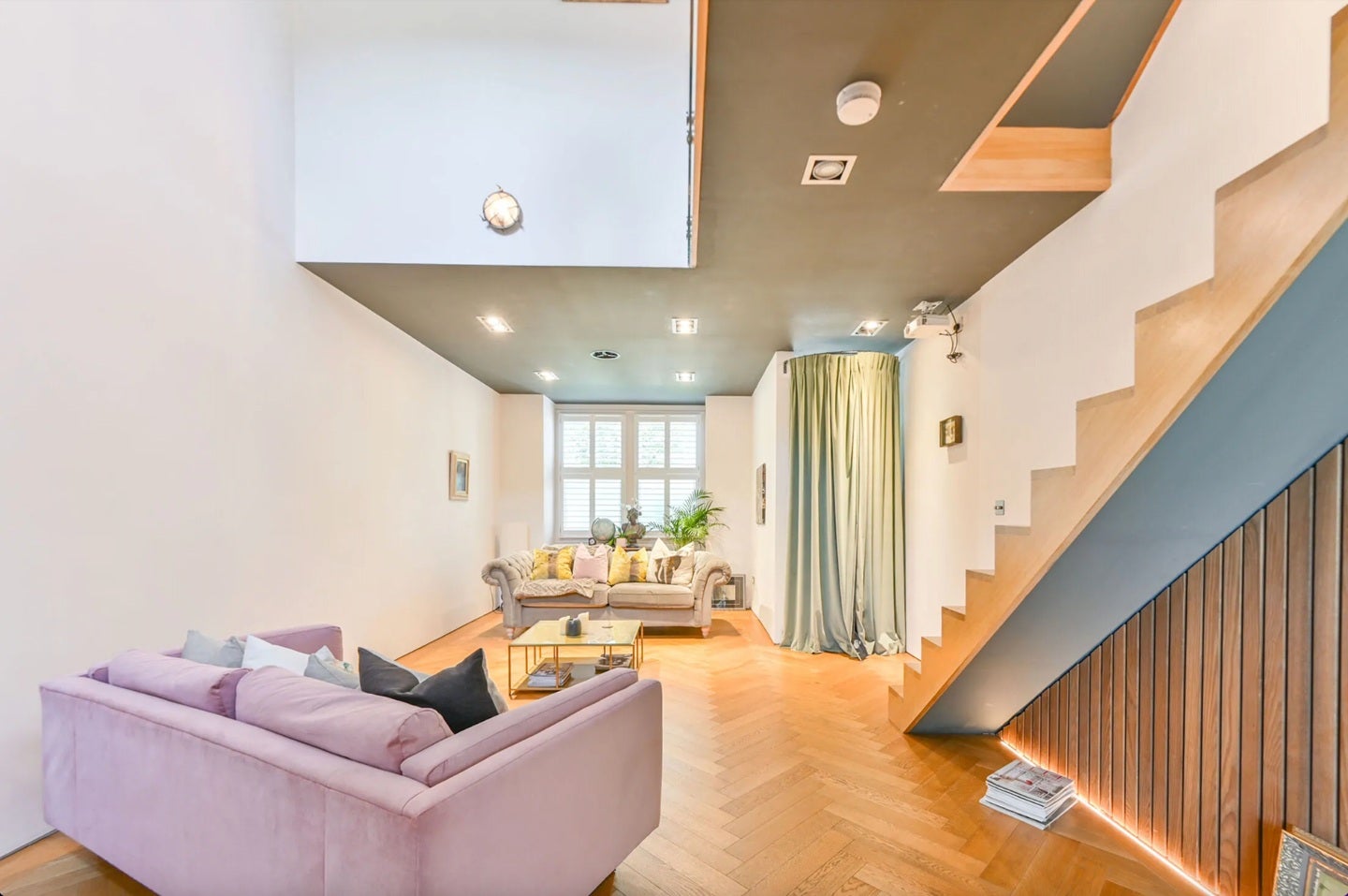 House Harlesden Gardens in Greater London
