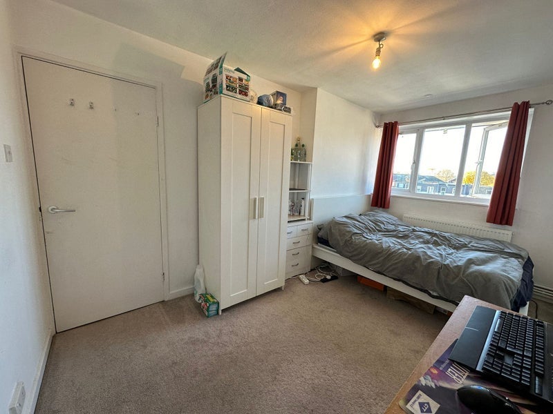 Room Clapton Square in Greater London