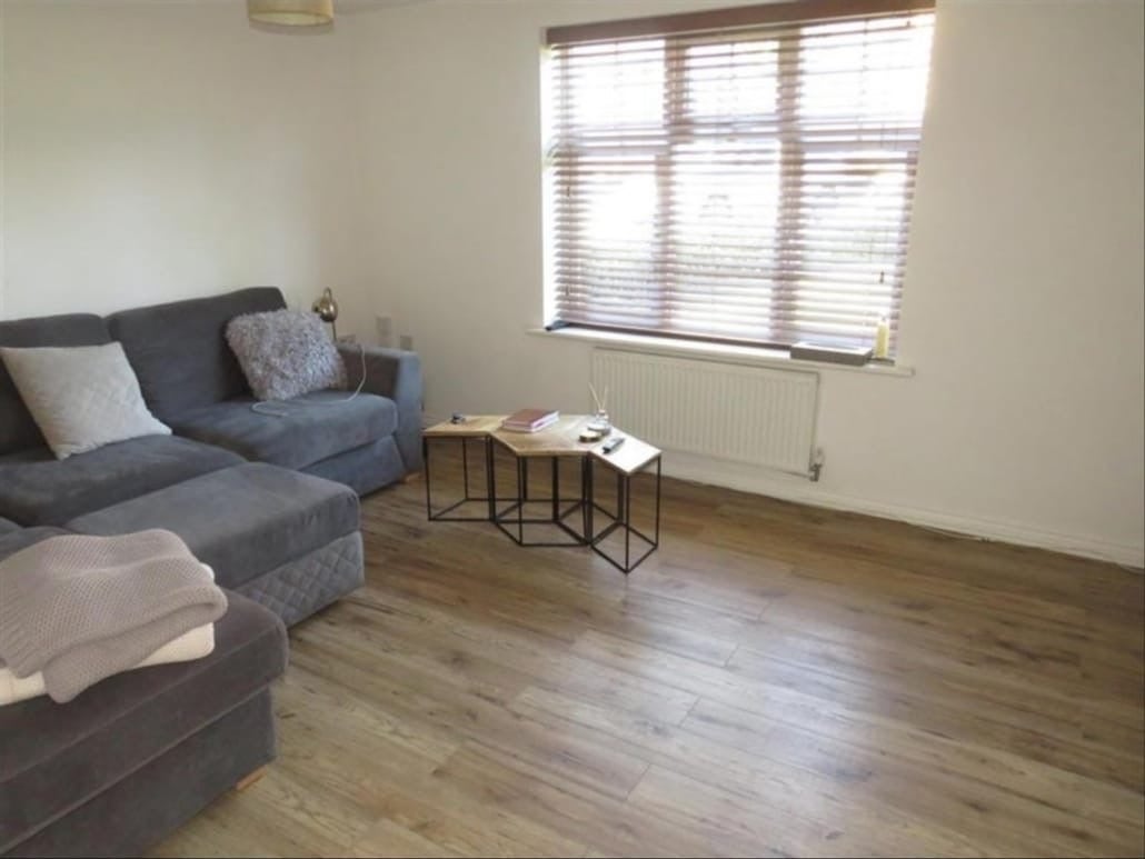 Flat Lakeview Court in Billing