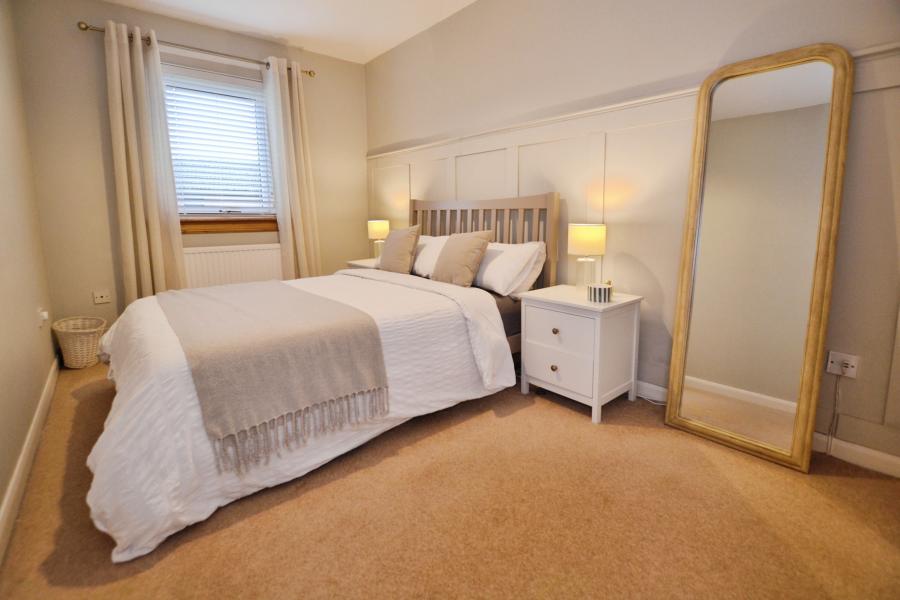 Flat Laichpark Road in City of Edinburgh