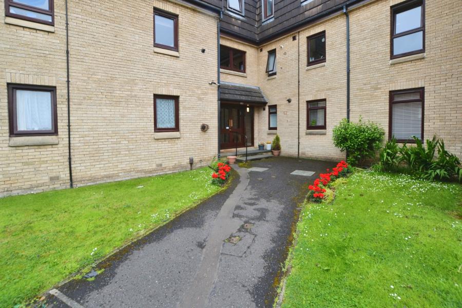 Flat Laichpark Road in City of Edinburgh