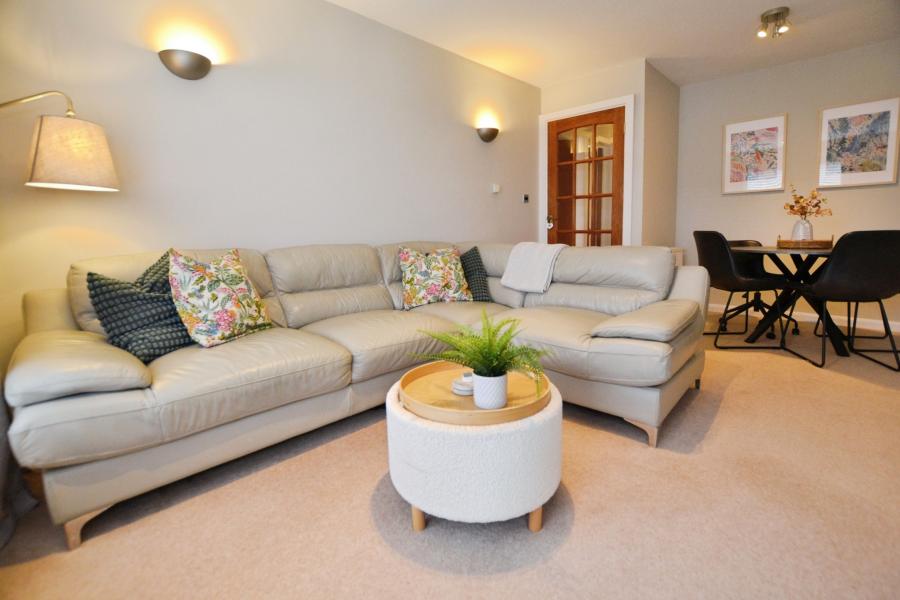 Flat Laichpark Road in City of Edinburgh