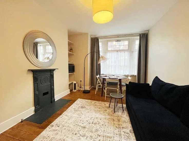 Flat Davies Street in City of Westminster