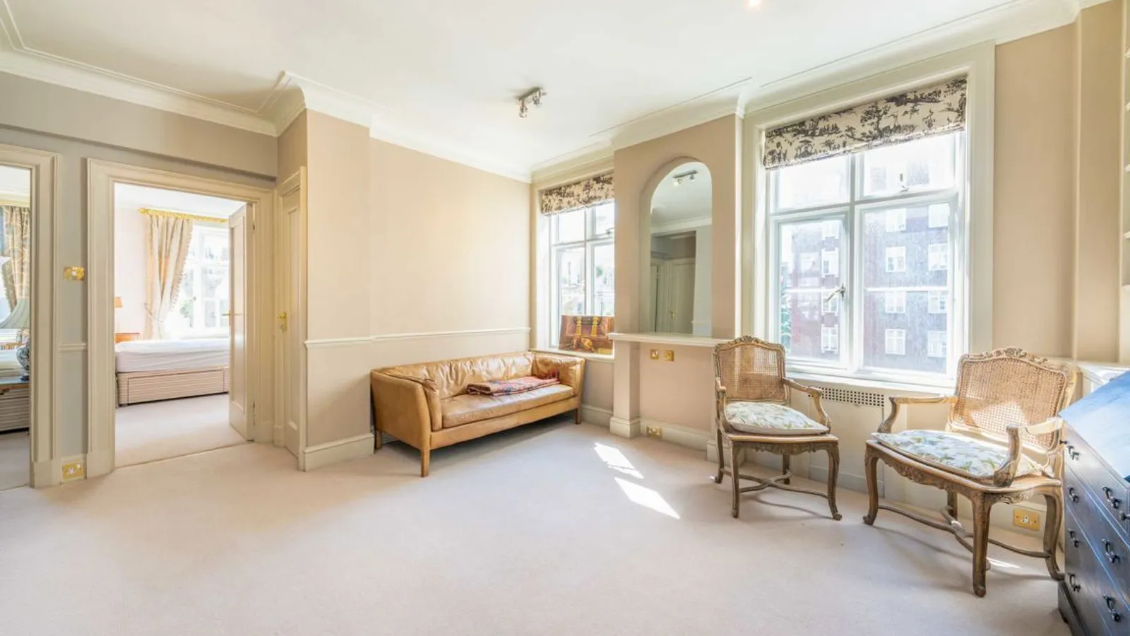 Flat Chesterfield Gardens in City of Westminster
