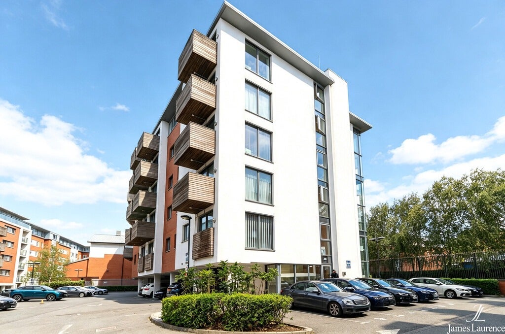 Flat Queens Hospital Close in Birmingham