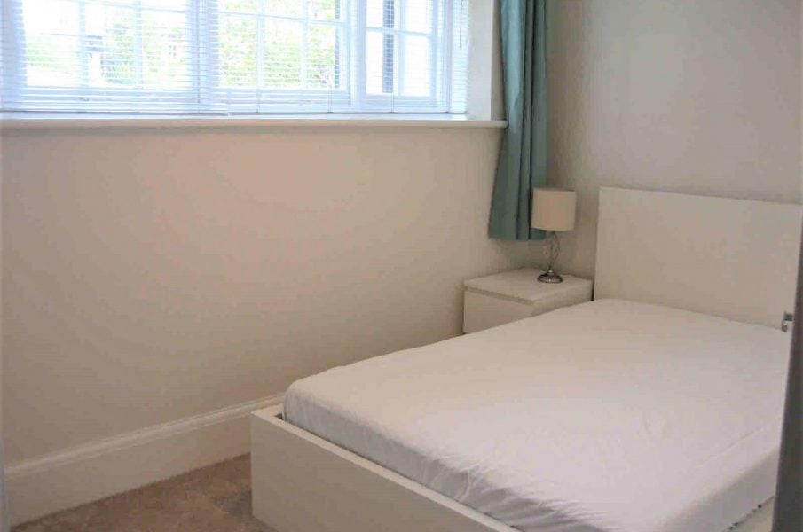 Flat Makepeace Avenue in Greater London