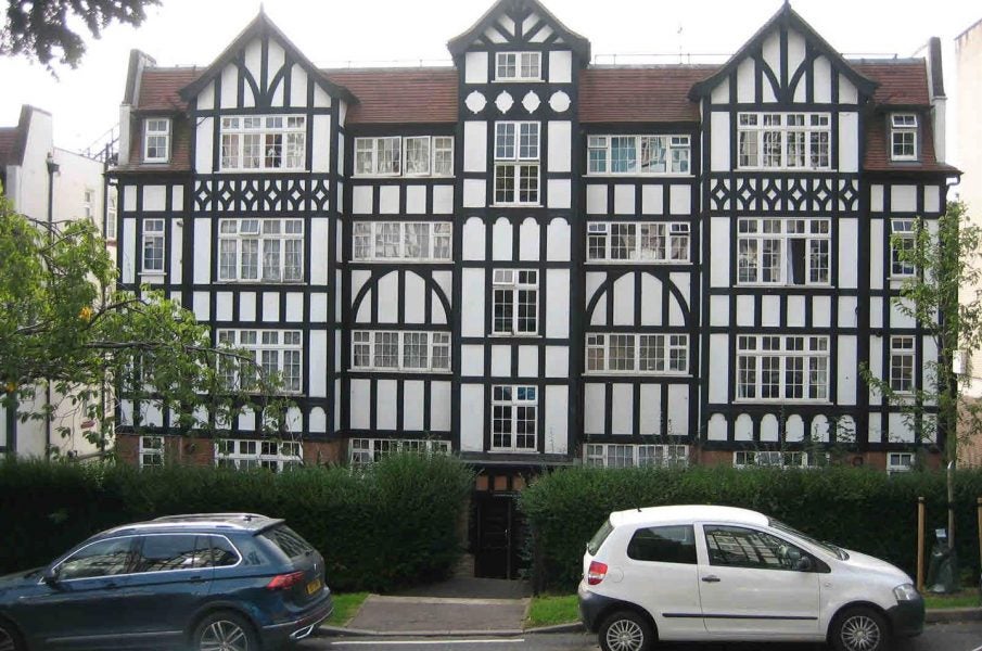 Flat Makepeace Avenue in Greater London