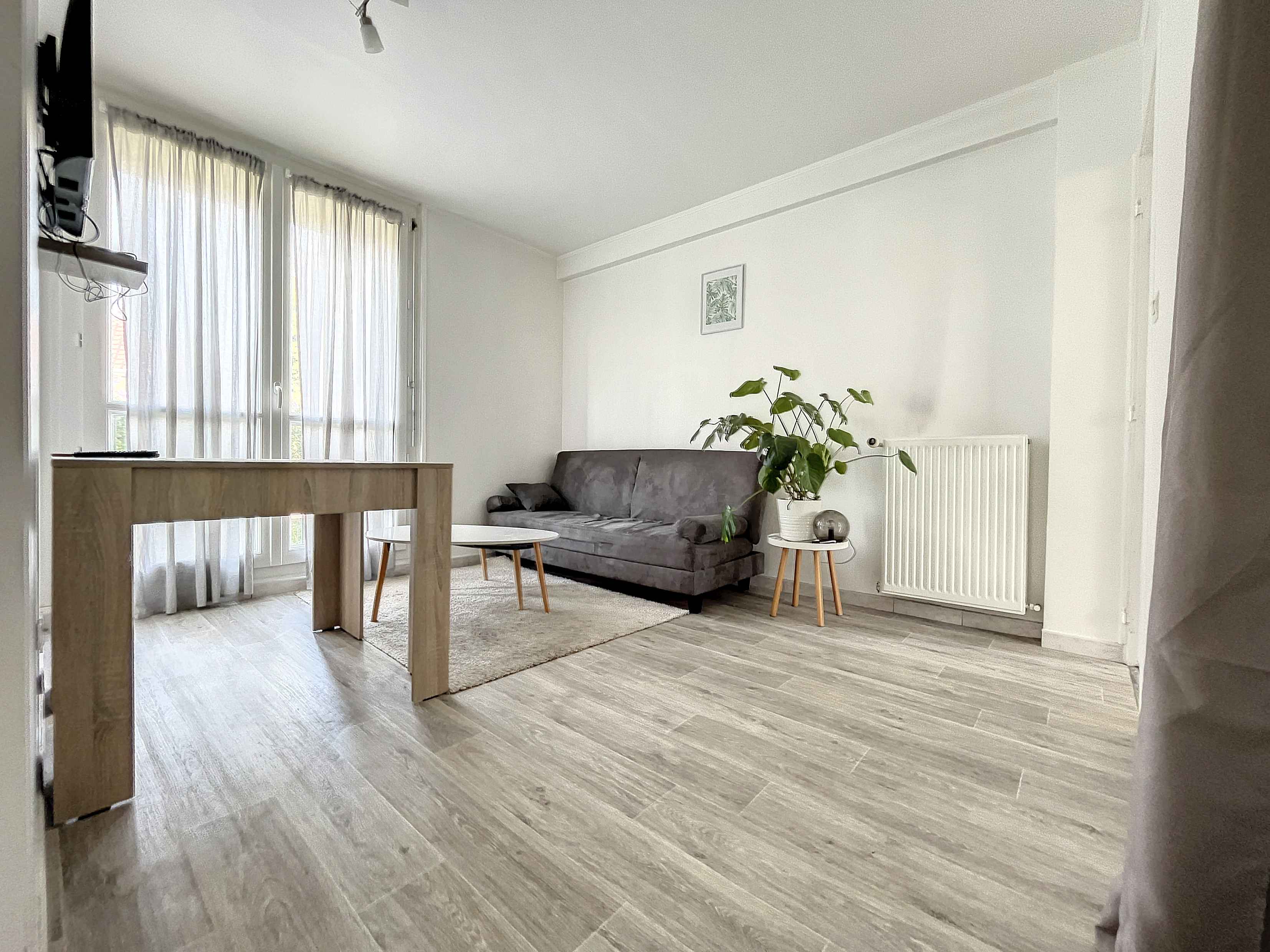 Room Rue Gustave Masson in Troyes