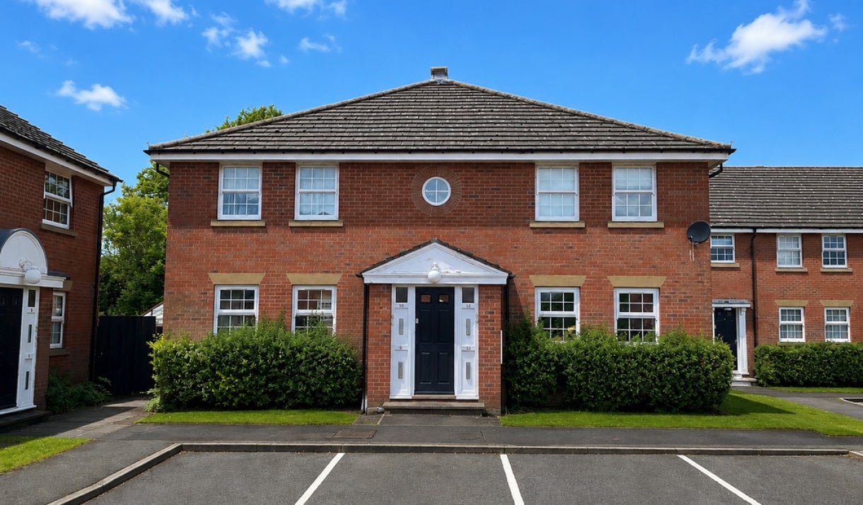 Flat Acaster Lane in Bishopthorpe