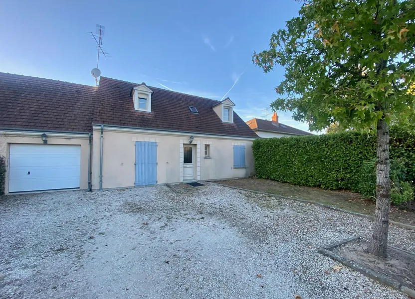 House Route de Vitry-aux-Loges in Fay-aux-Loges