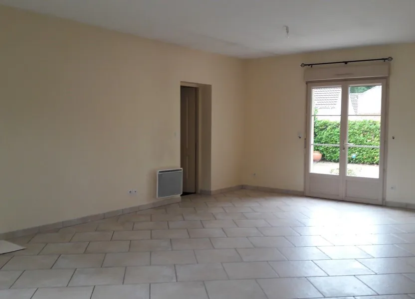 House Route de Vitry-aux-Loges in Fay-aux-Loges