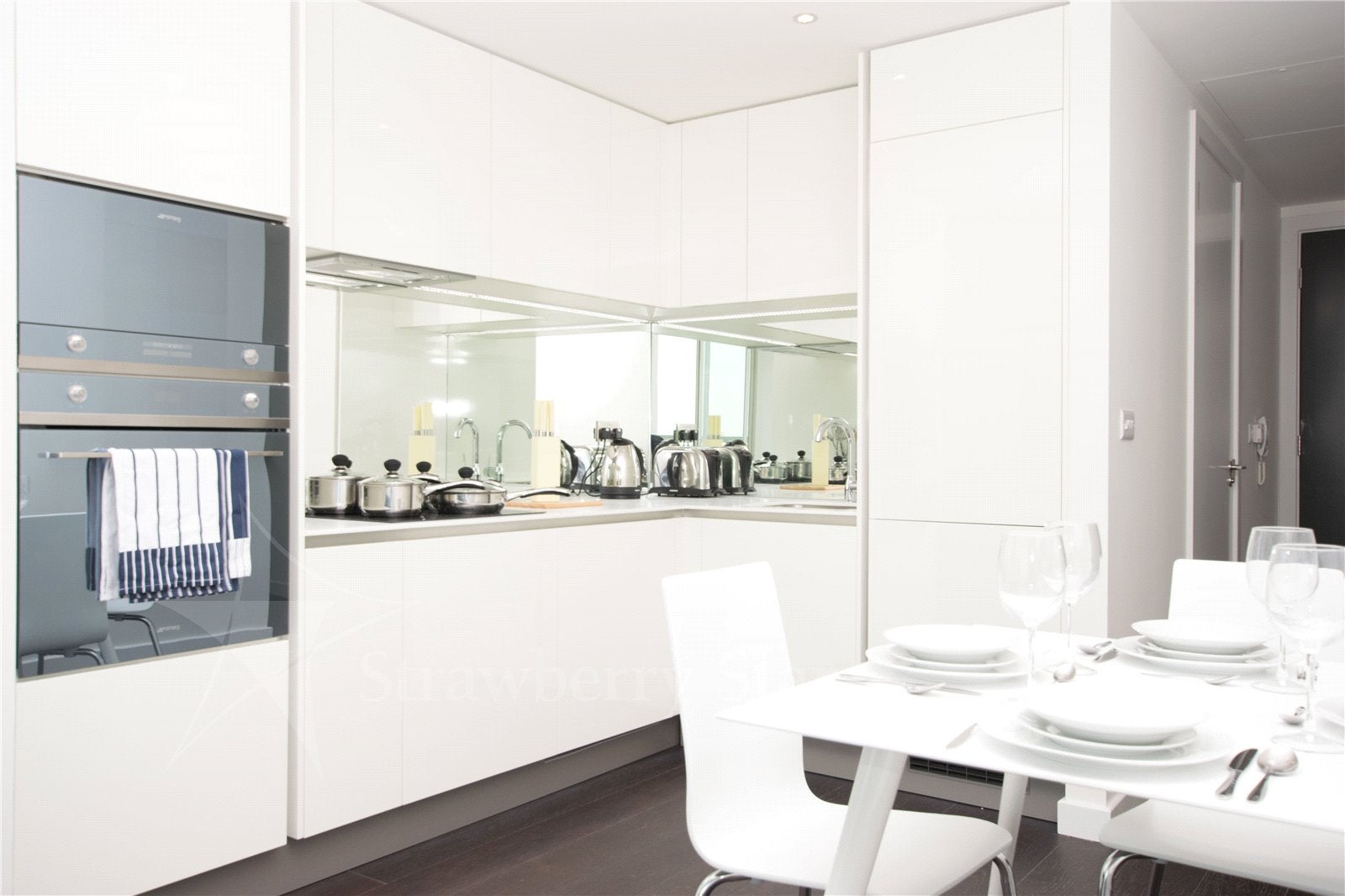 Flat Wyvil Road in Greater London