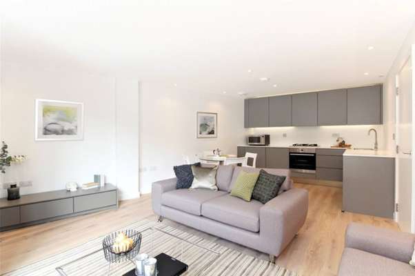 Flat Weston Street in Greater London