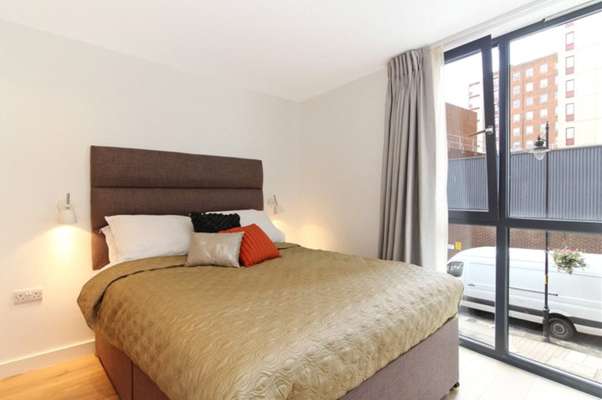 Flat Weston Street in Greater London