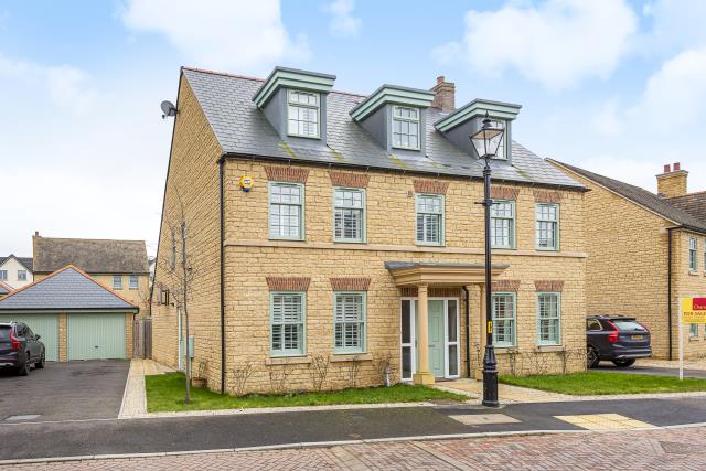 House Chadelworth Way in Vale of White Horse