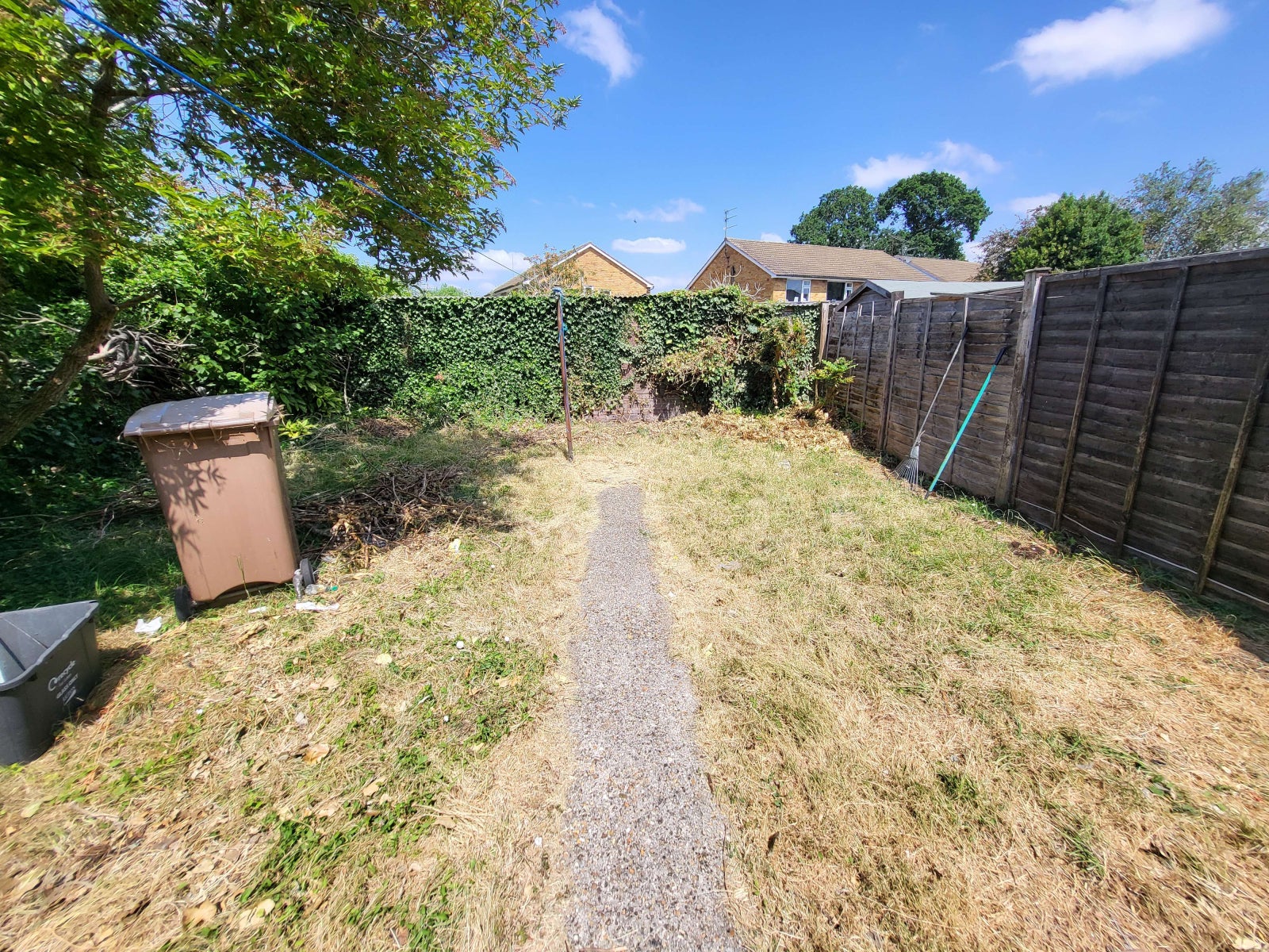 Flat Fair Oak Drive in Luton