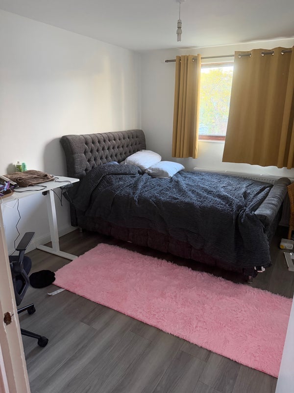 Room Queen Street in Telford