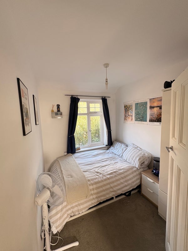 Room Worple Road in Greater London