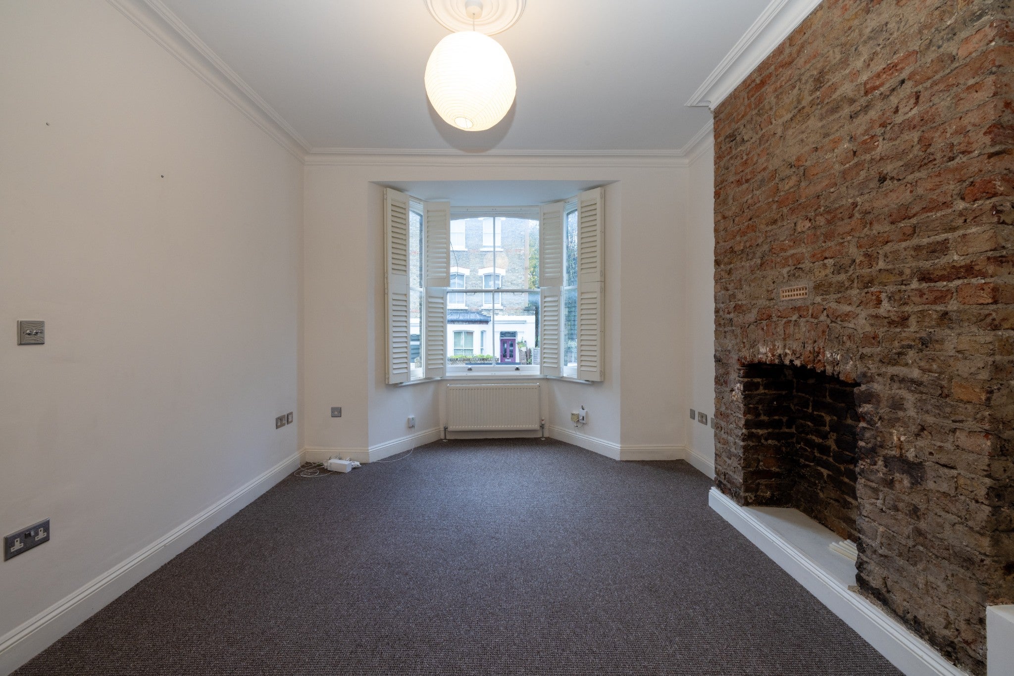 Flat Alexander Road in Greater London