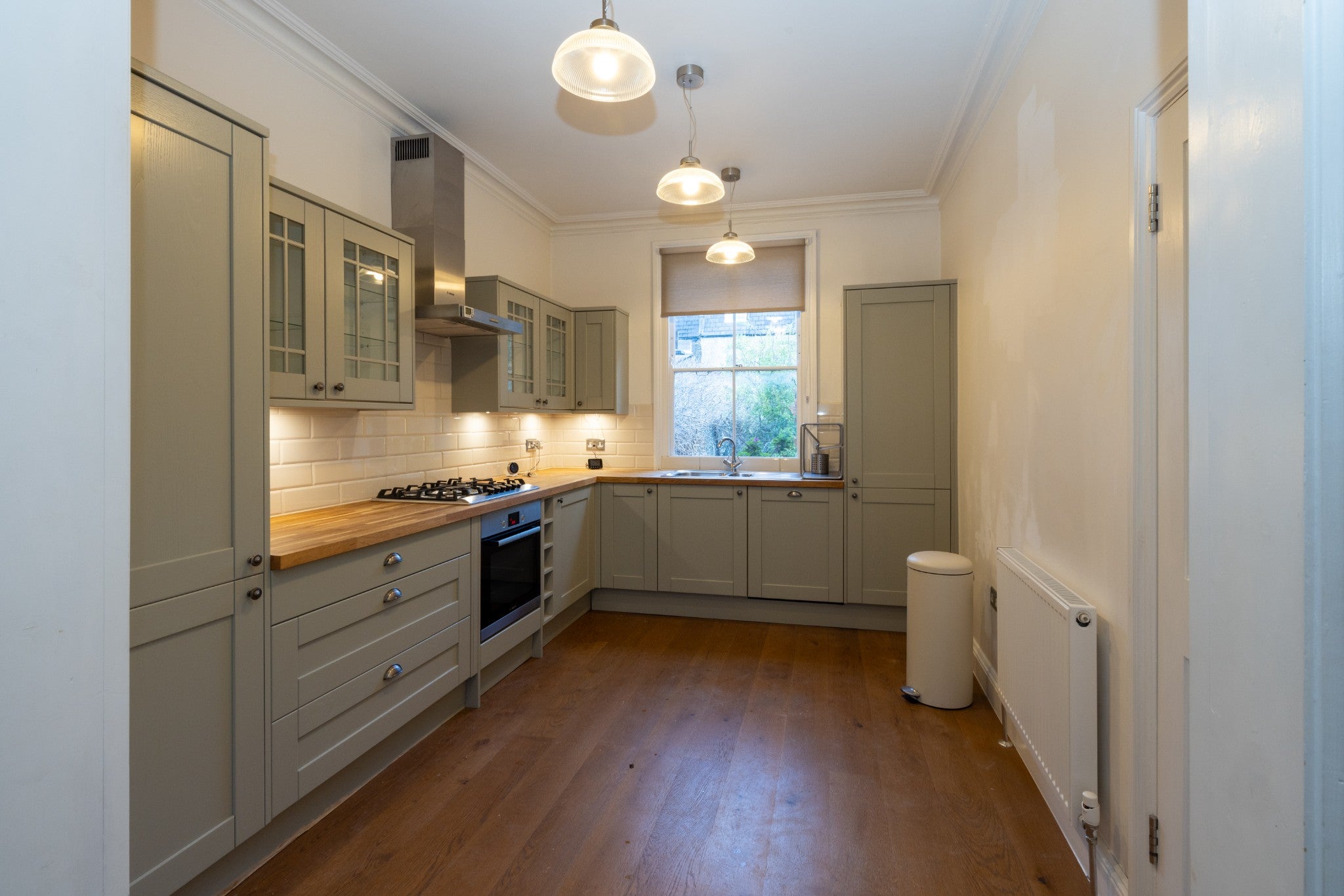 Flat Alexander Road in Greater London