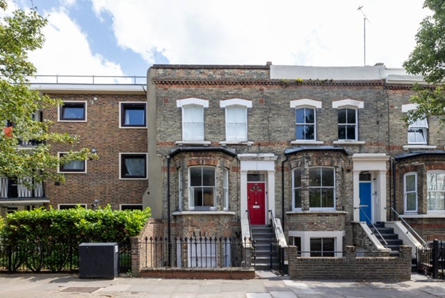 Flat Alexander Road in Greater London