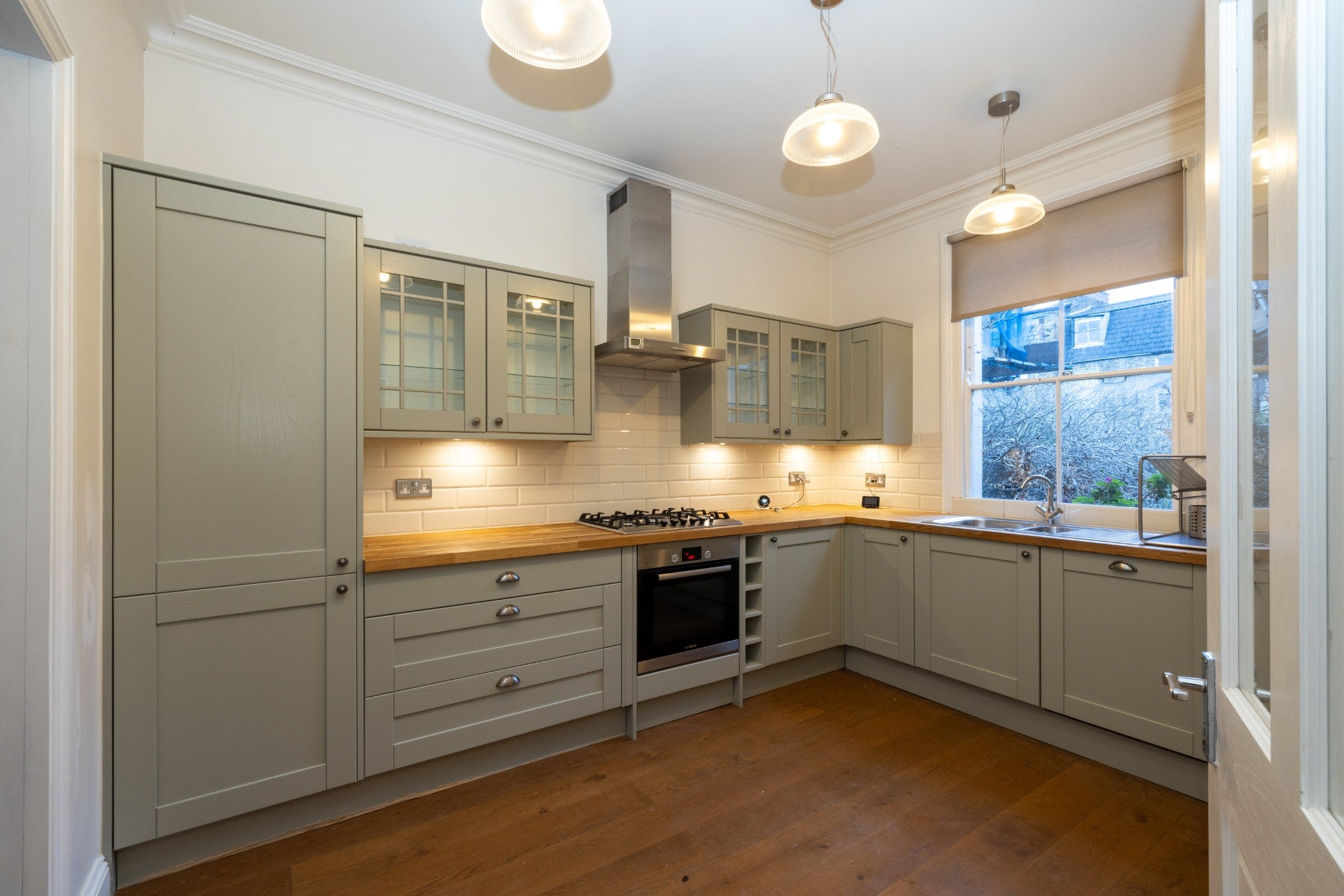 Flat Alexander Road in Greater London
