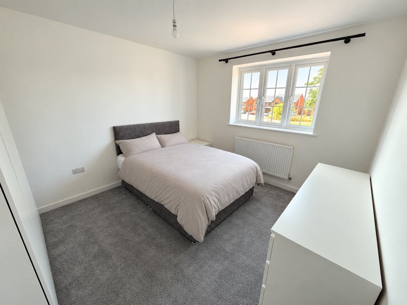 Room Hayloft Way in Nuneaton and Bedworth