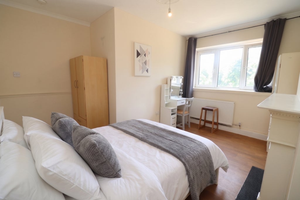 Room Globe Road in Greater London