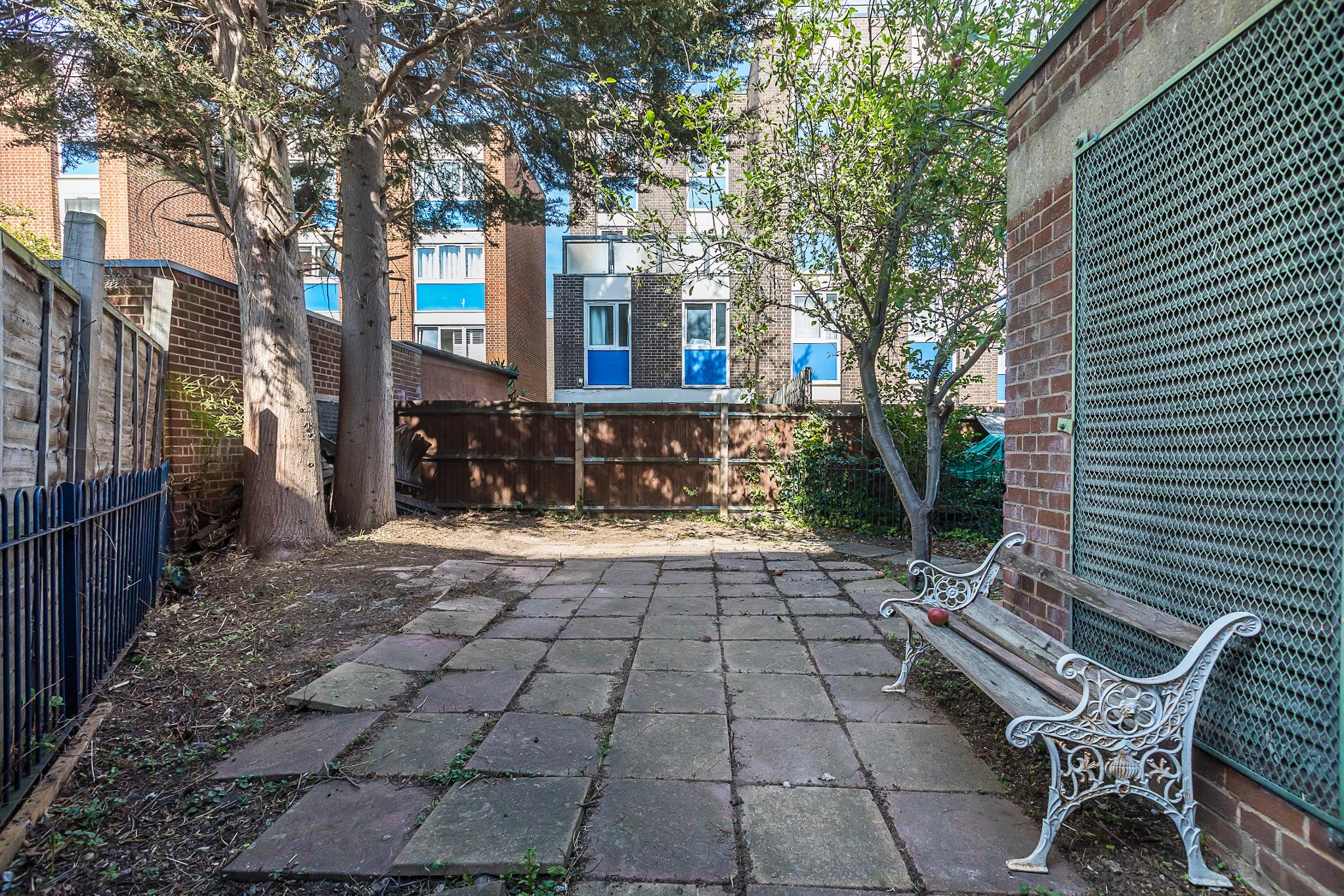 Room Arbery Road in Greater London