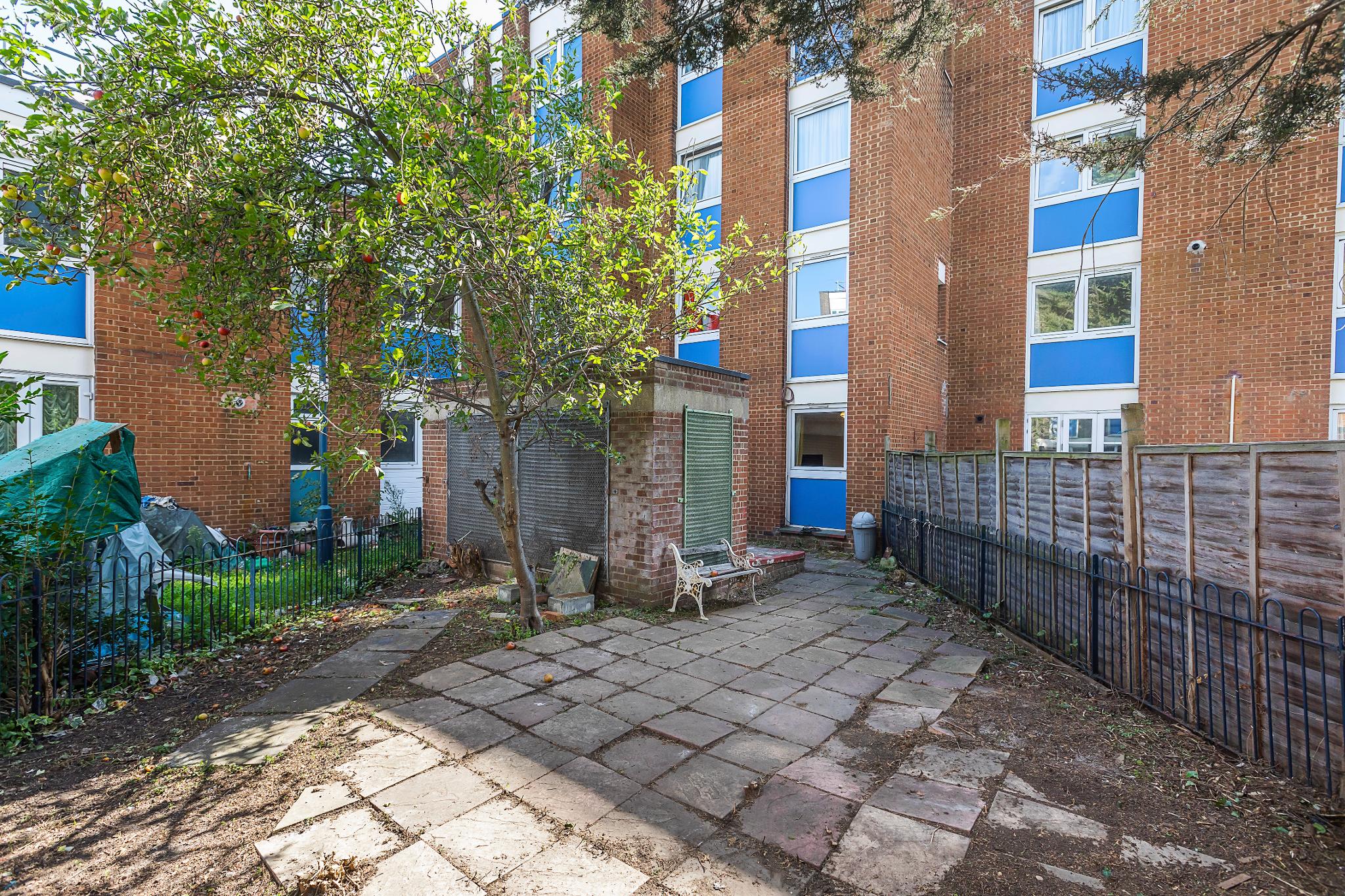 Room Arbery Road in Greater London