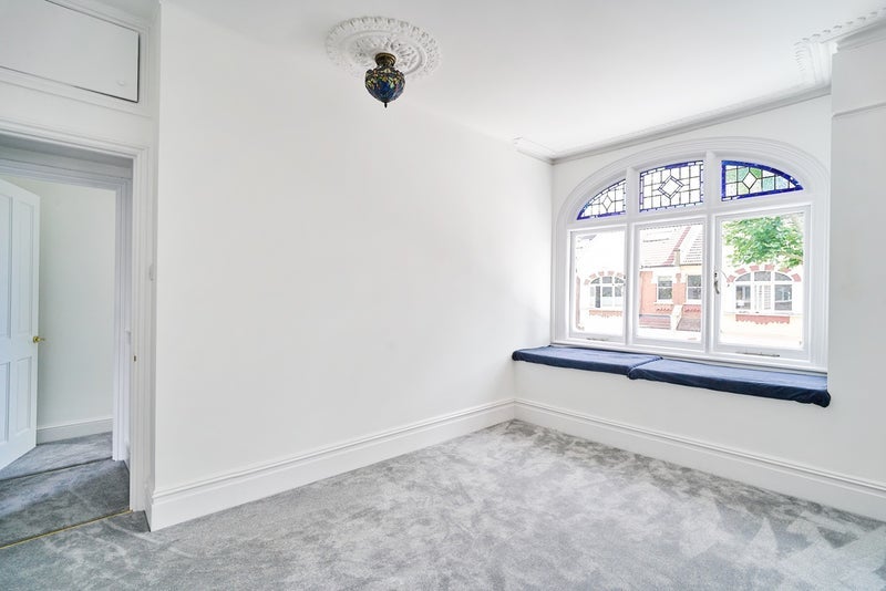 Room Niton Street in Greater London
