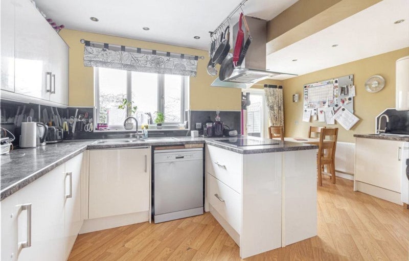 Room Goosehill Close in Redditch