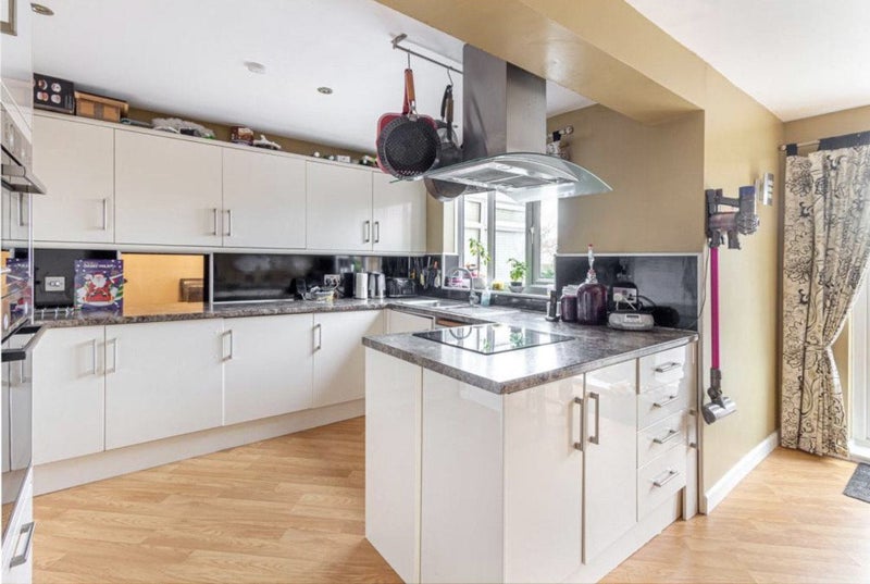 Room Goosehill Close in Redditch