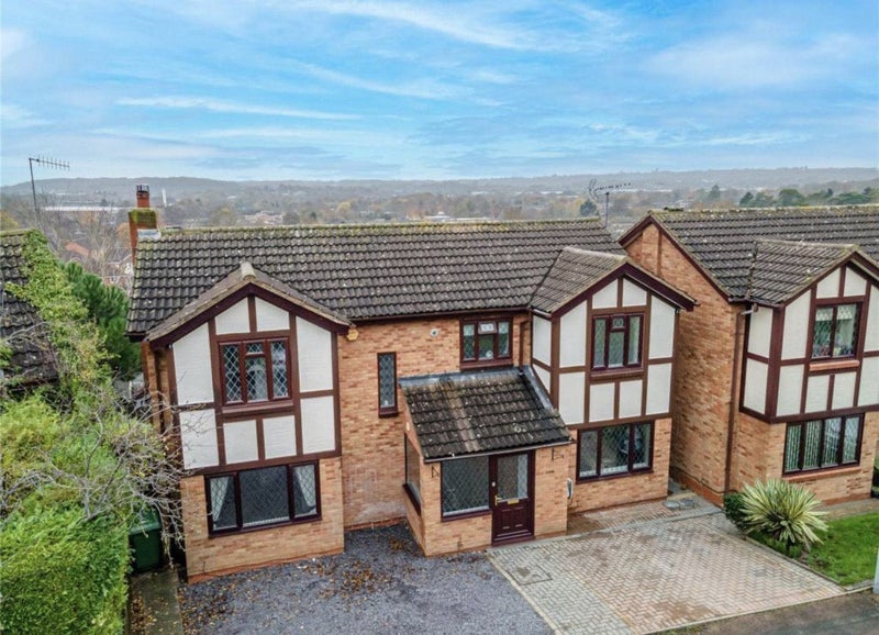 Room Goosehill Close in Redditch