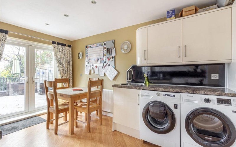 Room Goosehill Close in Redditch